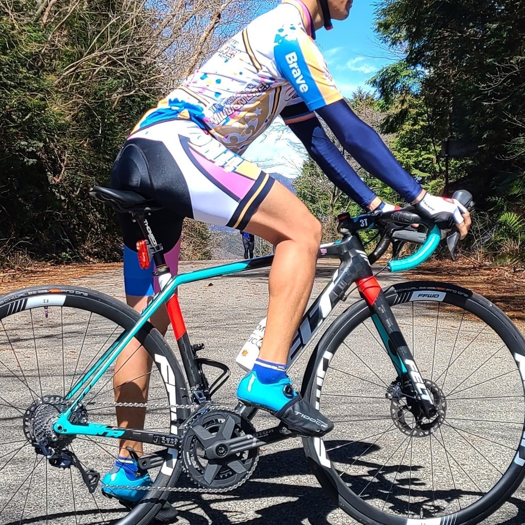 ヌーベルトリコロール風サイクルビブショーツ【つくマス】