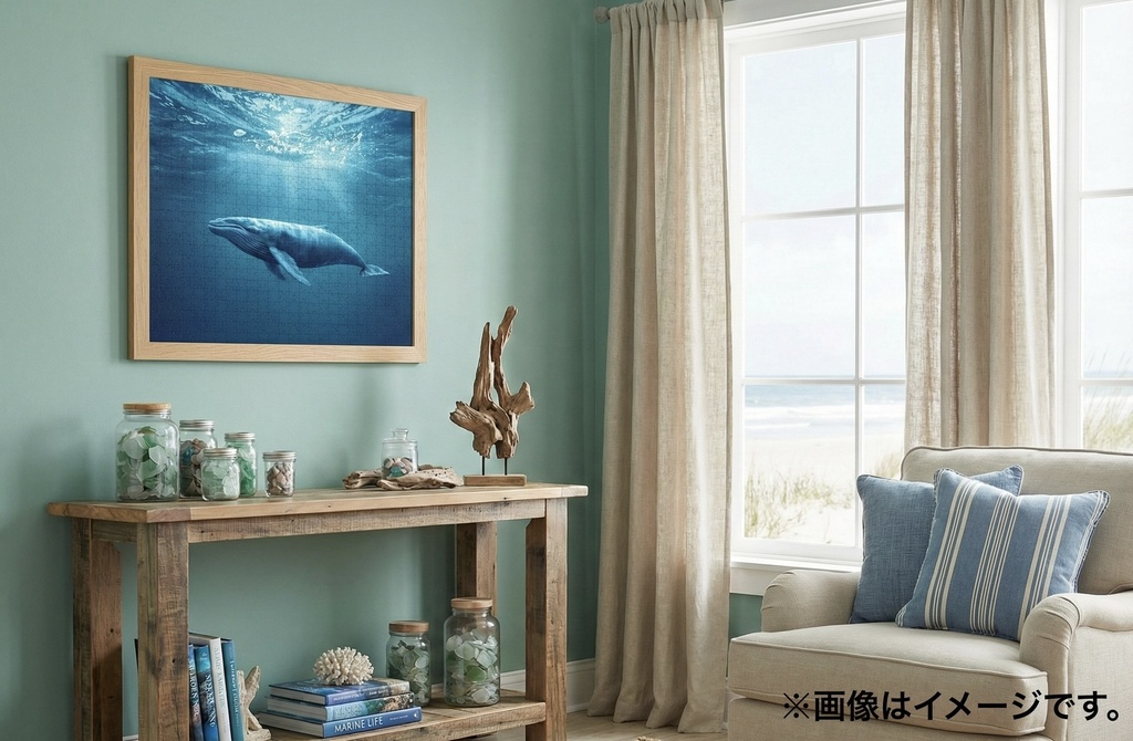 光射す海とクジラ