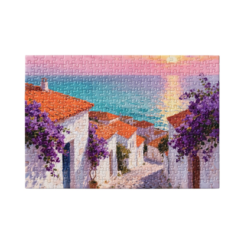 夕暮れに染まる海辺の街と紫の花