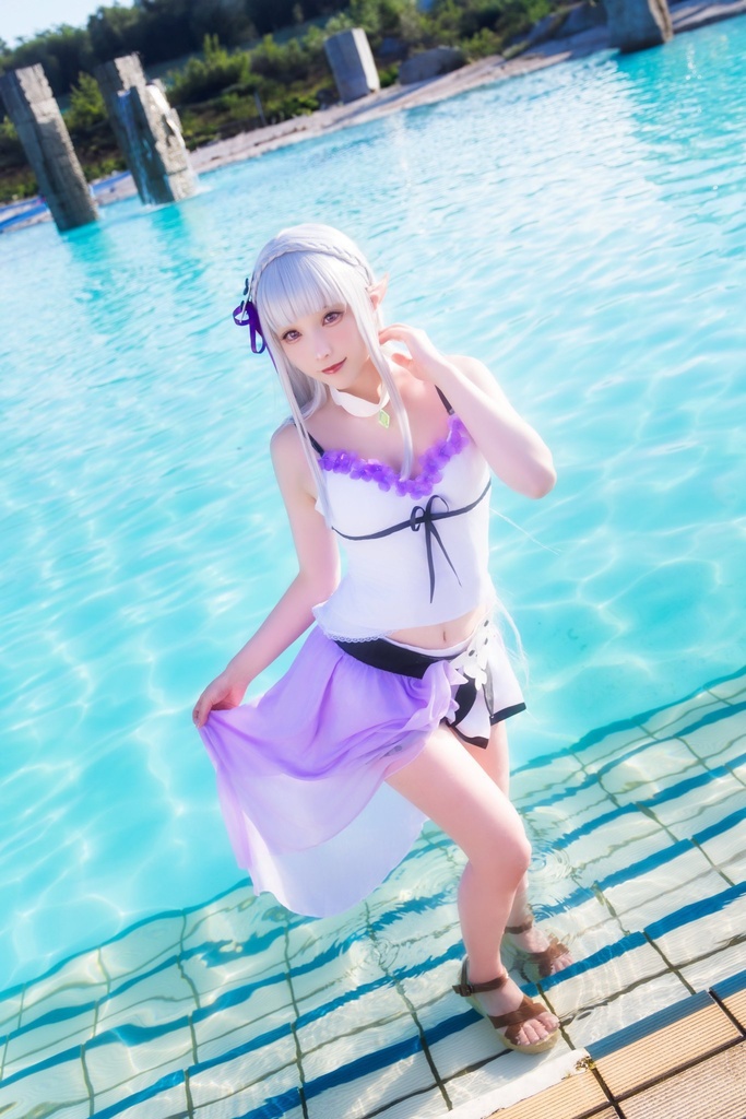 エミリア写真集