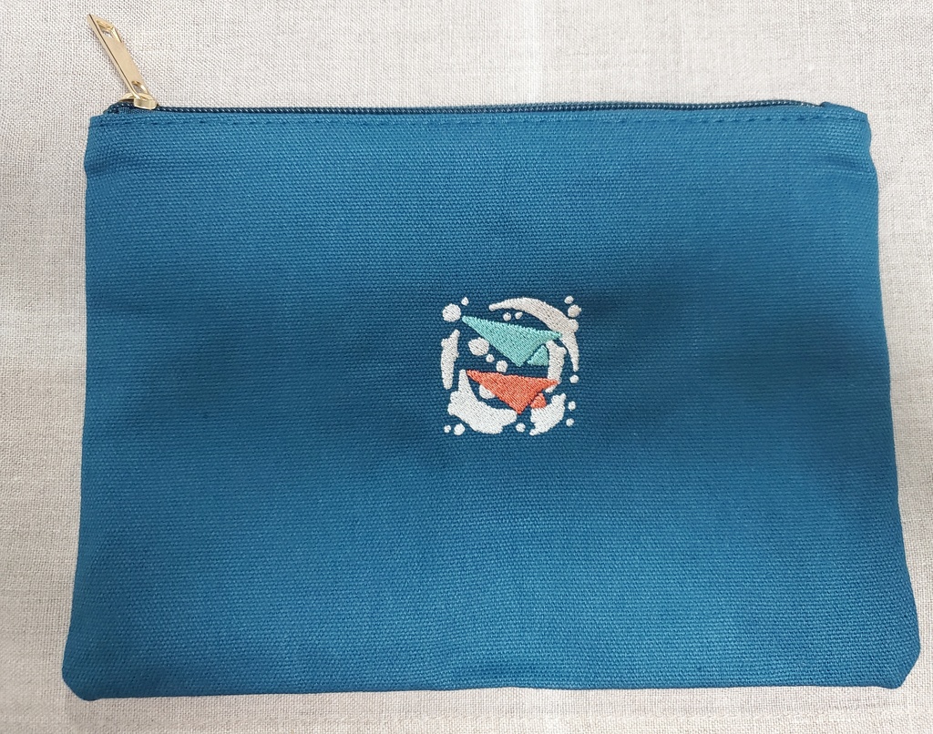 刺繍ポーチ