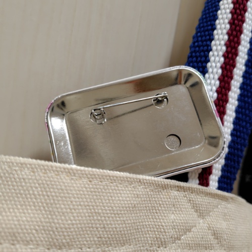 お徳なセット♡まんまる缶ミラーとしかくのバッジ