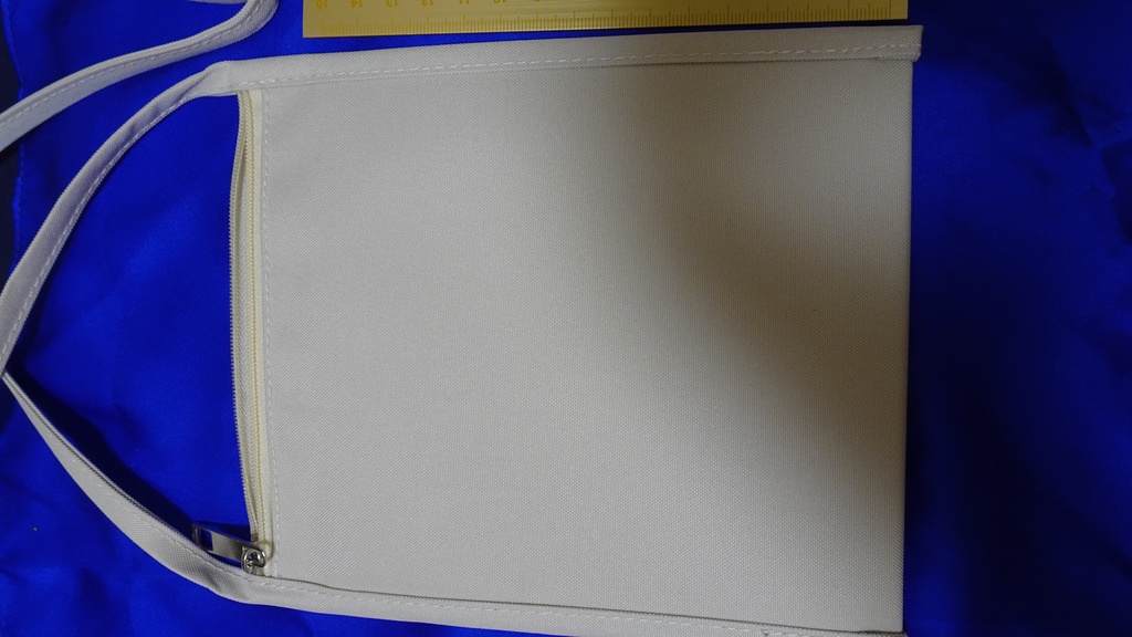 サコッシュフロントポケット・壁掛け収納にも♪