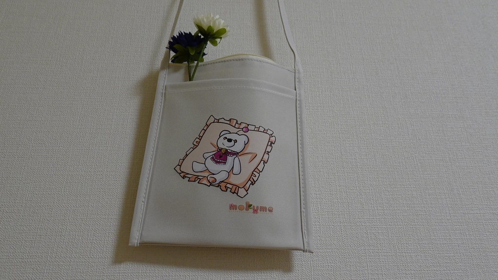 サコッシュフロントポケット・壁掛け収納にも♪