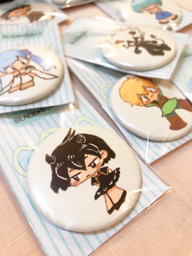 暴牛缶バッジ Black Bulls tin badge