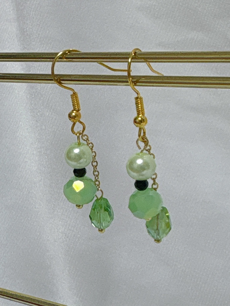 ピアス ミントグリーン 推し活