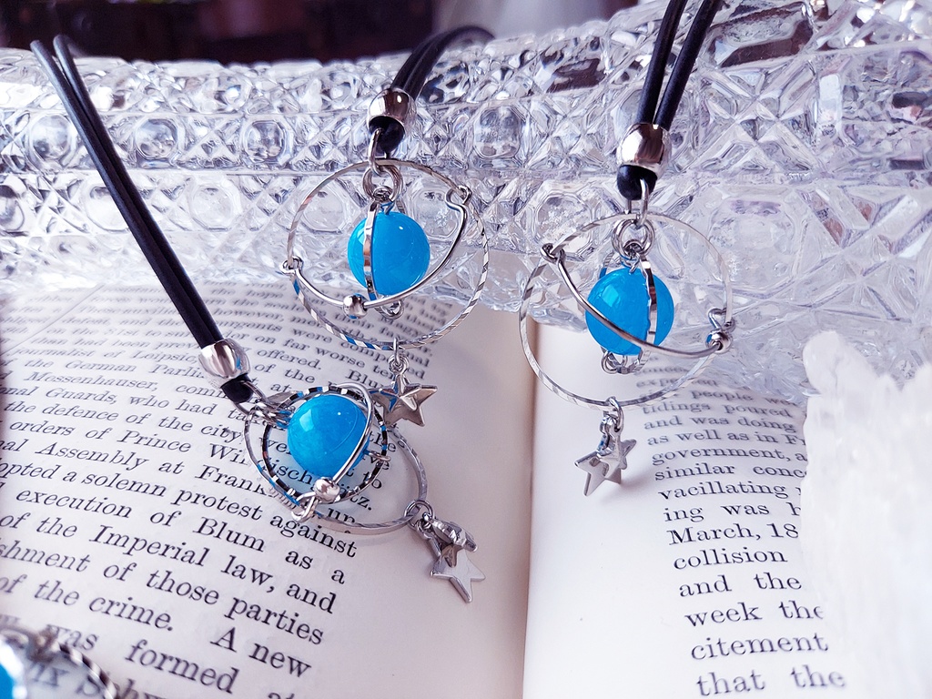 "星空を盗む" 天球儀ペンダント