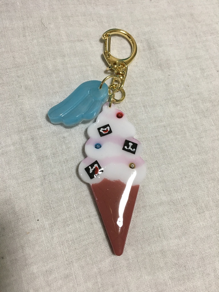 トトノエルイメージキーホルダー