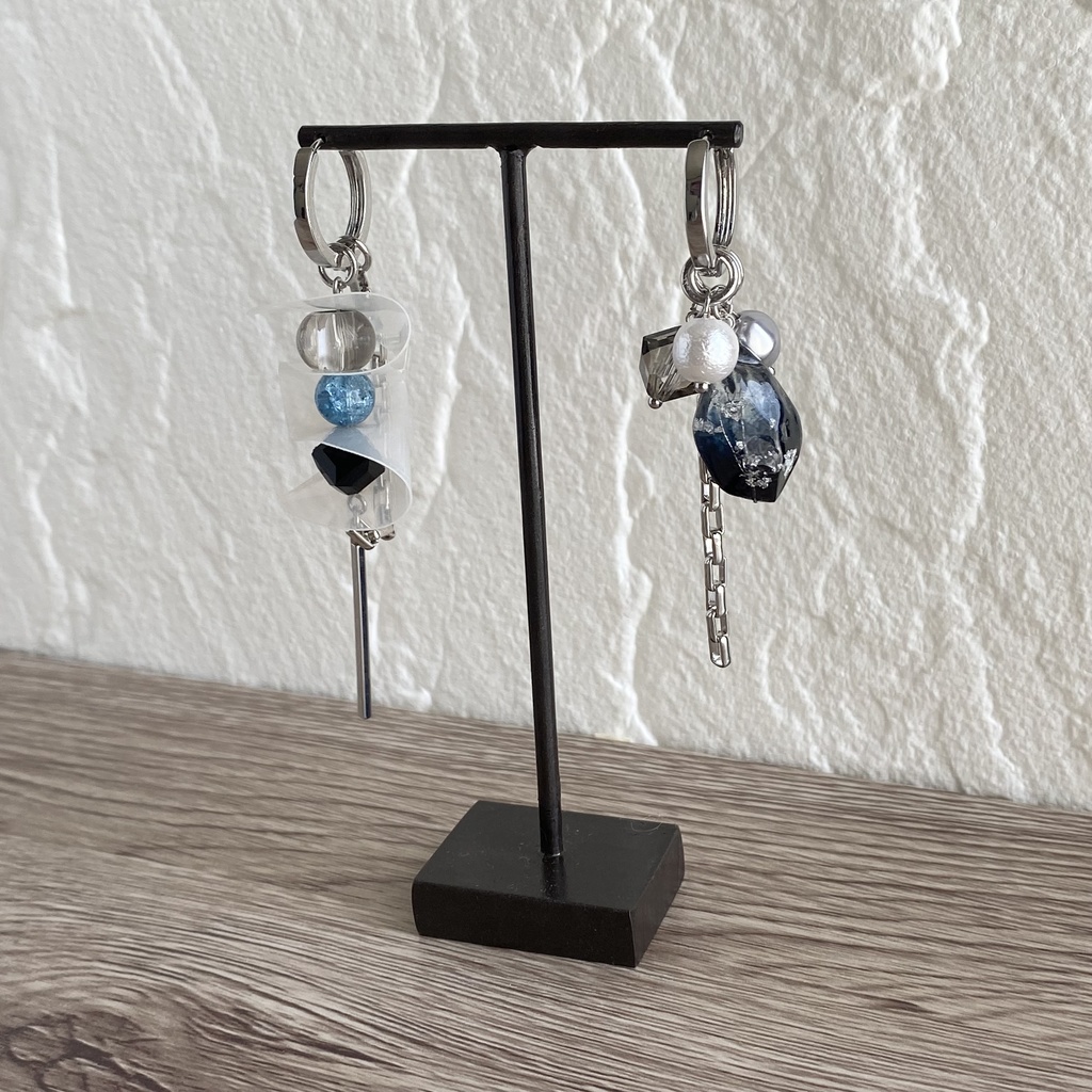 小柳ロウ モチーフピアス イヤリング