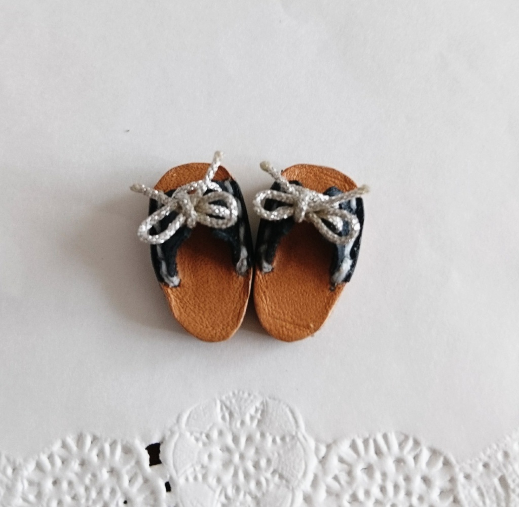 オビツ11用 サンダル(紐シルバー)