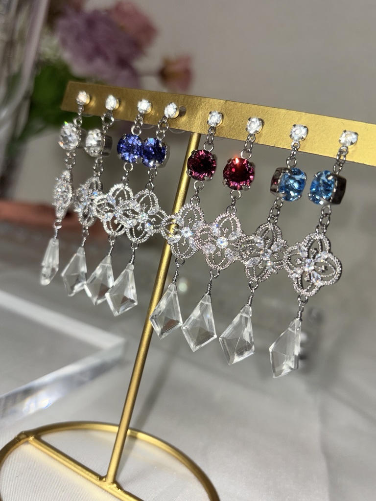 にじさんじ ROF-MAO お揃いクローバーシリーズ 天然水晶ピアス･イヤリング 加賀美ハヤト 剣持刀也 不破湊 甲斐田晴