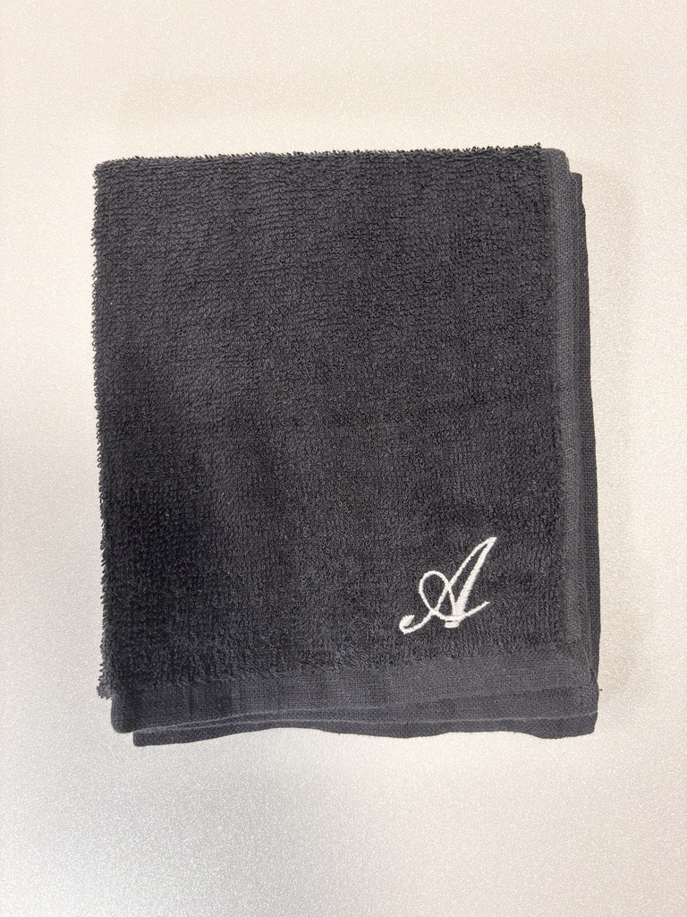 イニシャルA刺繍タオル（フェイスタオル）