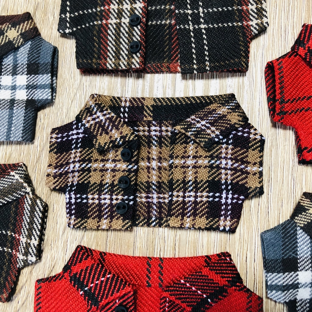 チェック柄のシャツ