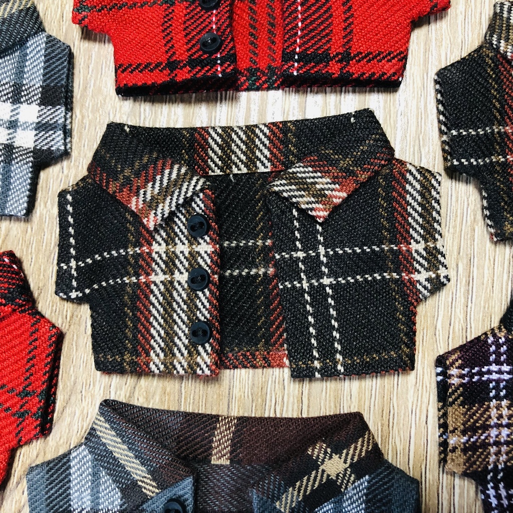 チェック柄のシャツ