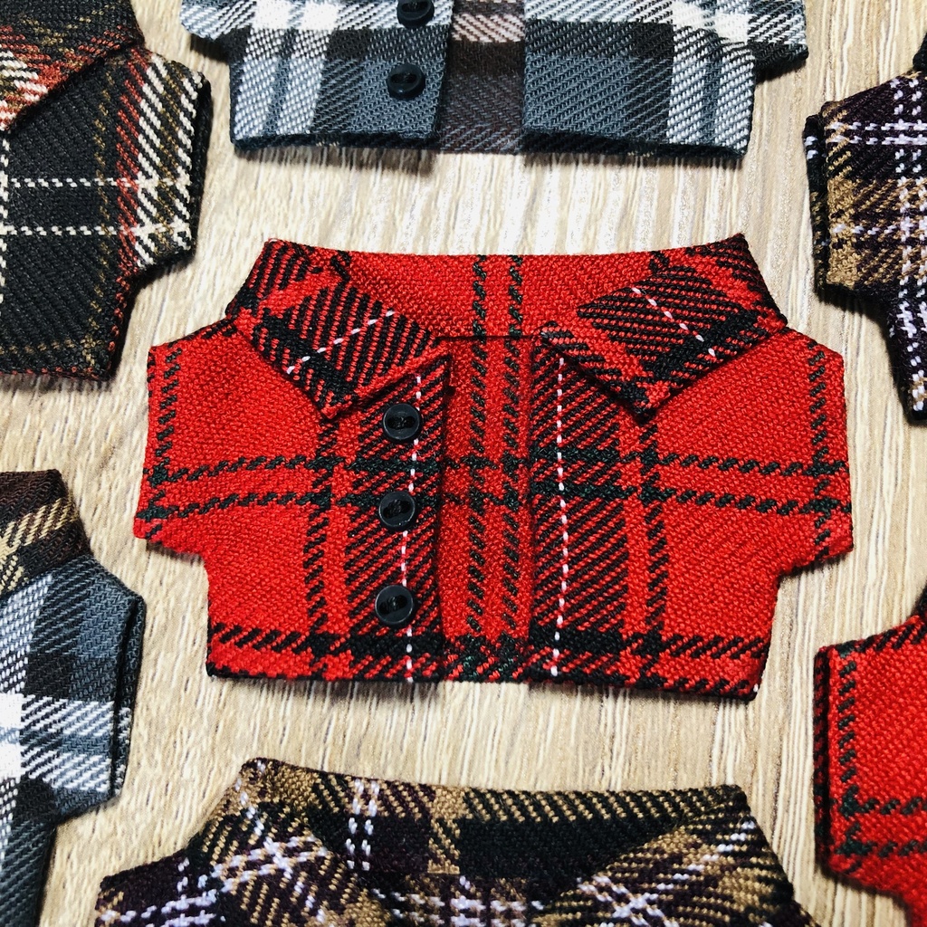 チェック柄のシャツ