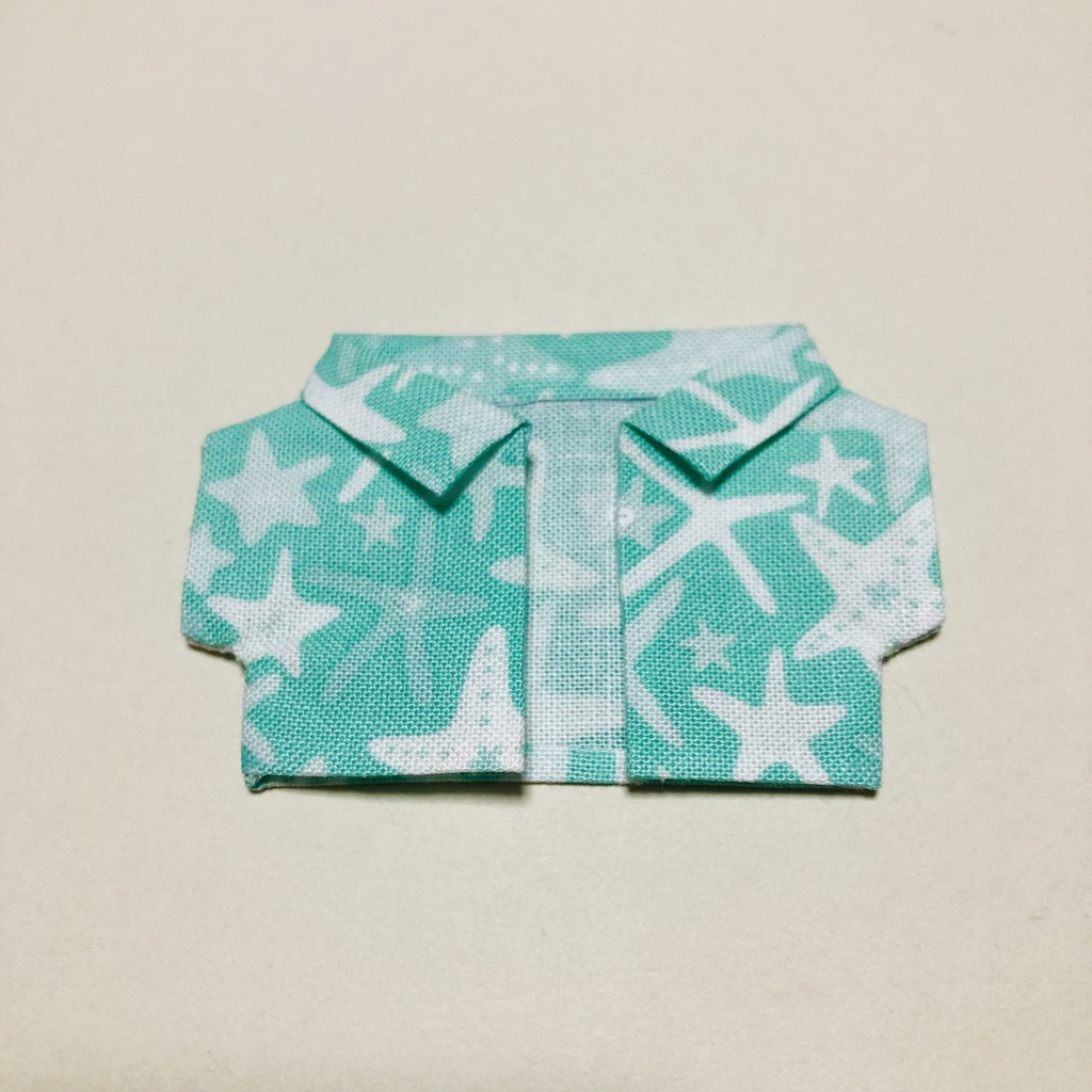 夏の爽やかシャツ