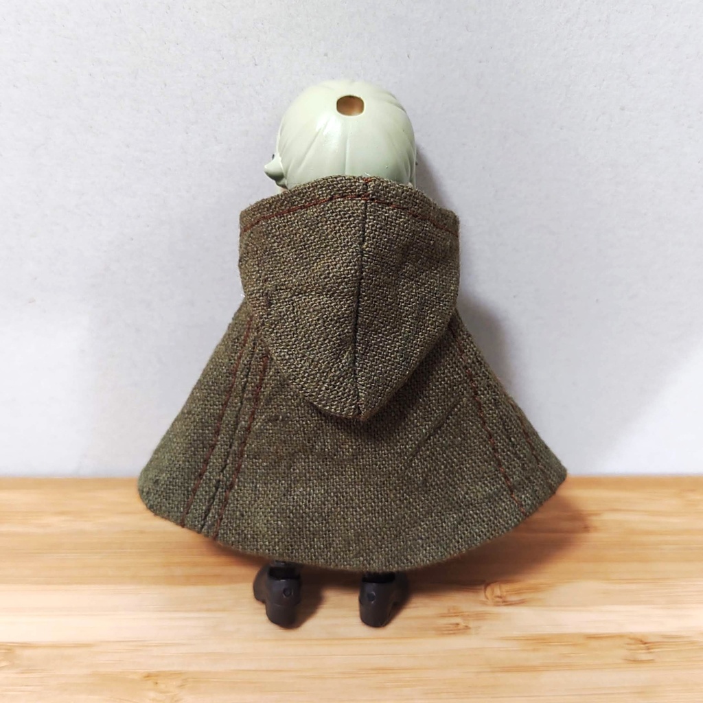 冒険者のフード付きマント（カーキ）