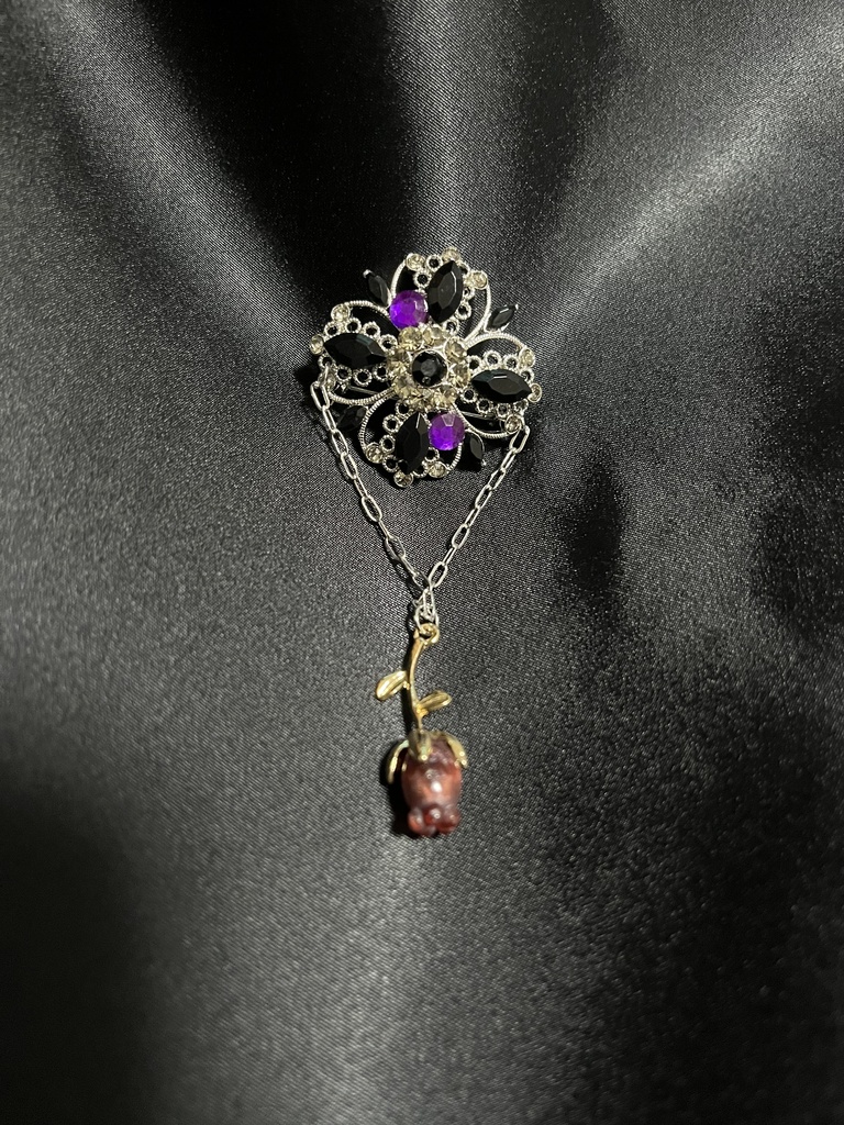 実休光忠ブローチピン