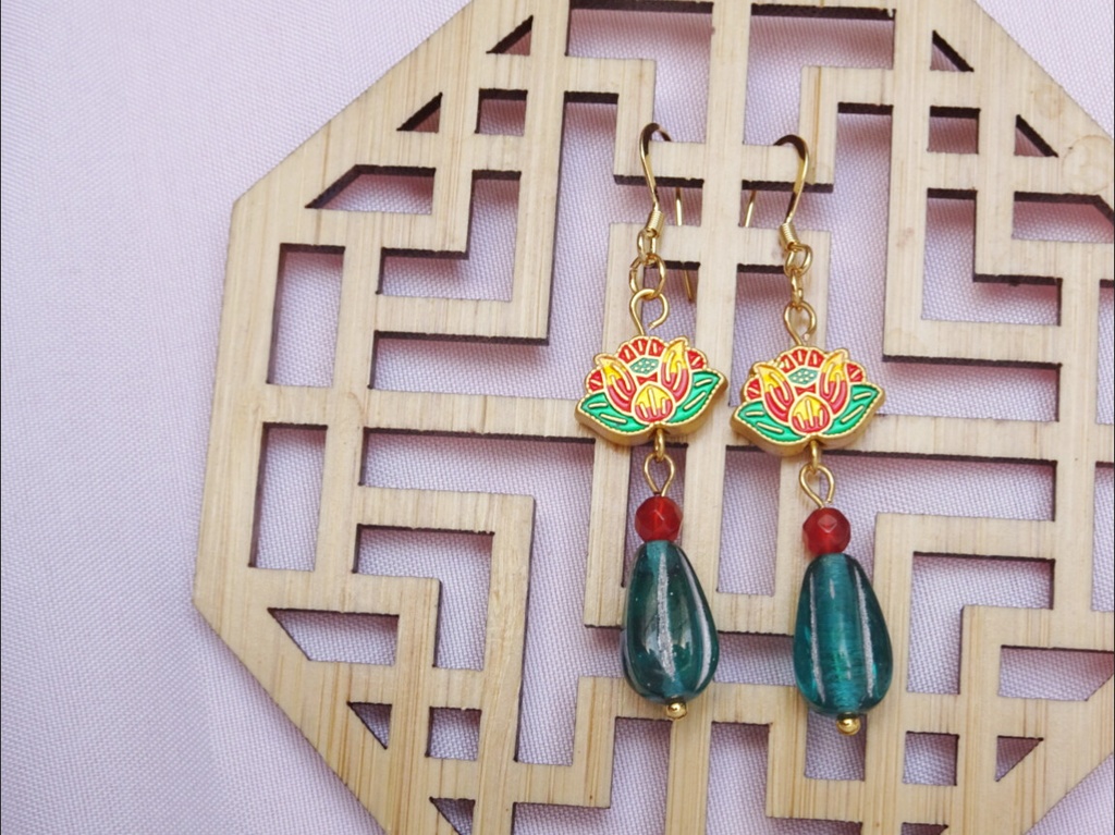 蓮の中華風イヤーアクセサリー（ピアス・イヤリング）