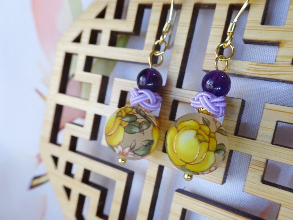 転写玉と中国結びのイヤーアクセサリー・紫(ピアス・イヤリング)