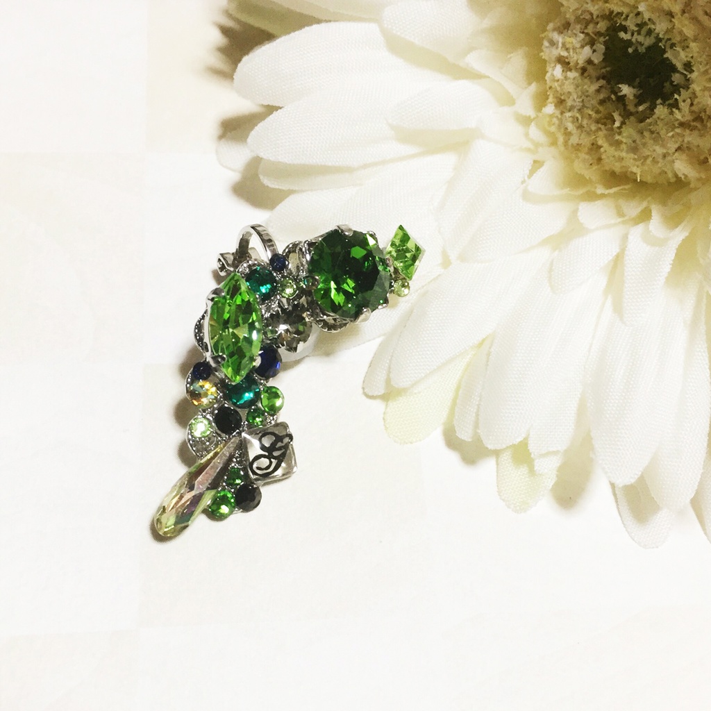 排気ガス イメージ イヤーカフ