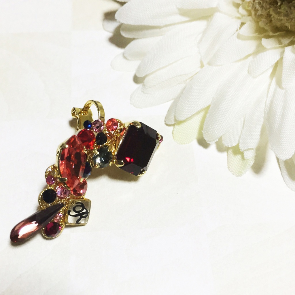 排気ガス イメージ イヤーカフ