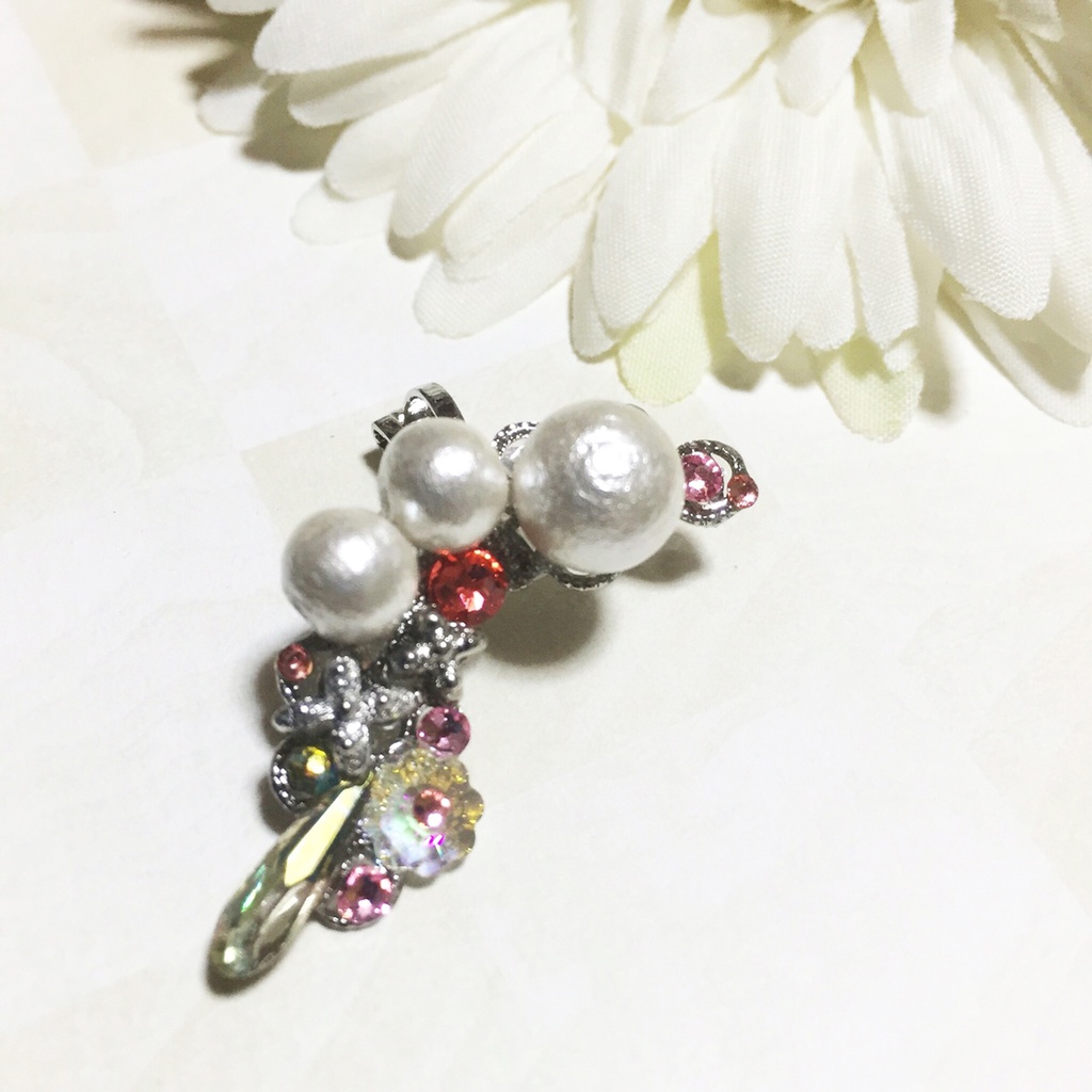 排気ガス イメージ イヤーカフ