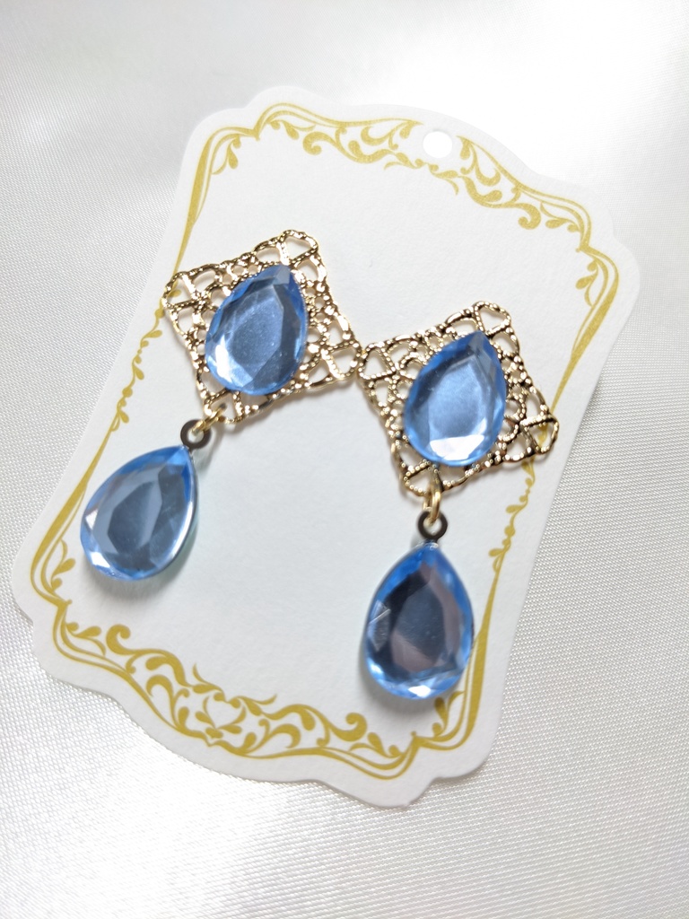 在庫切れのため値下げ中 ゆらゆらピアス  水色＆青Ver.