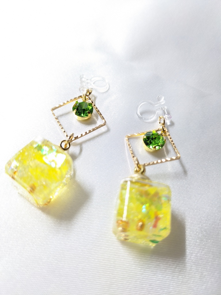 レオナ イメージ yellow樹脂ノンホールピアス