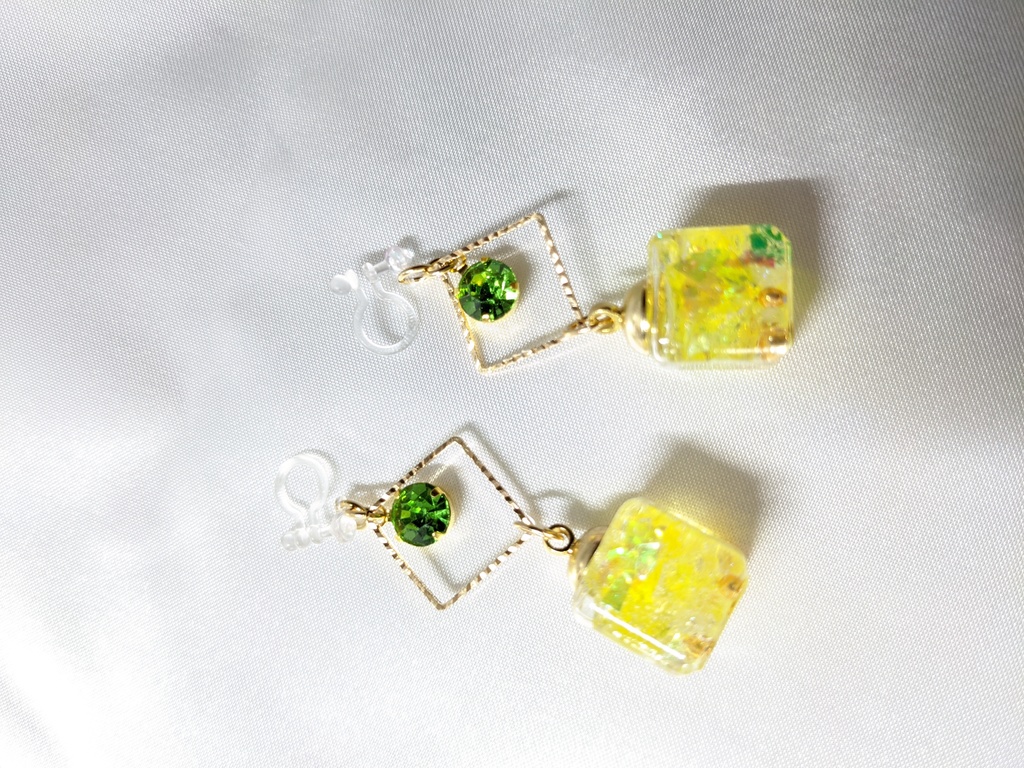 レオナ イメージ yellow樹脂ノンホールピアス