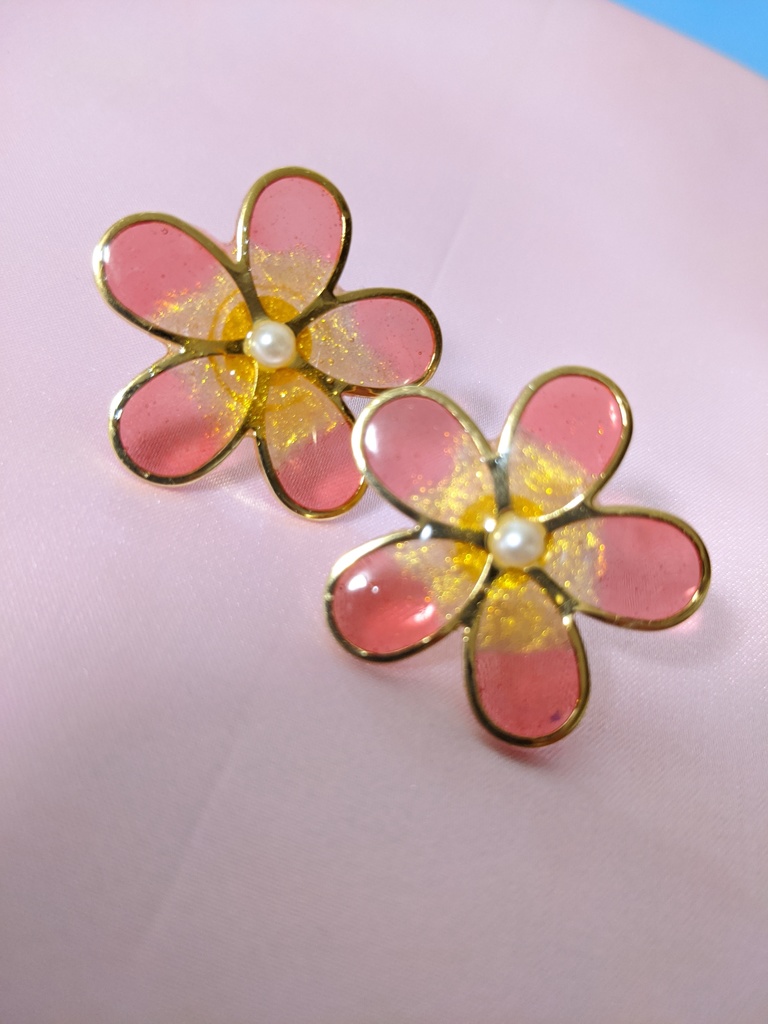 お花ピアス