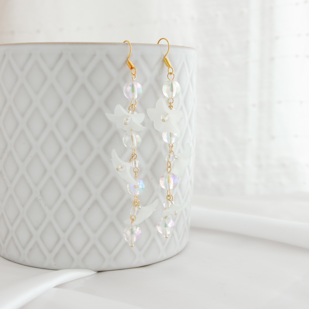 泡の花ロングピアス(イヤリング変更可)