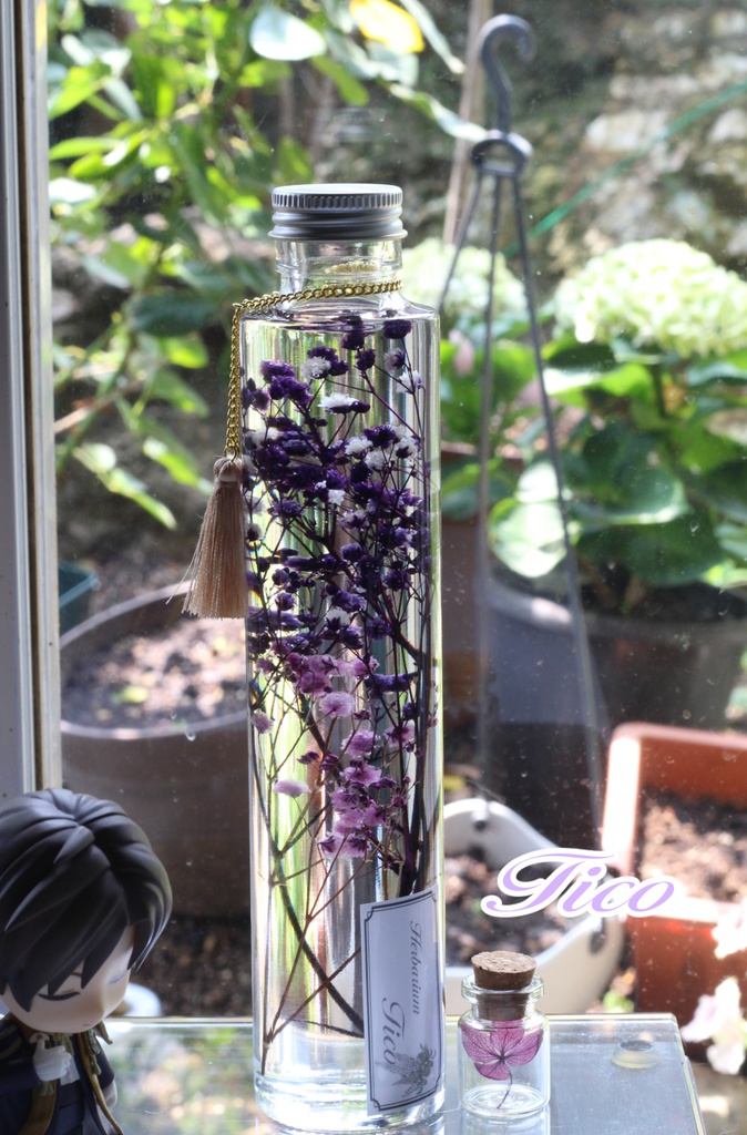 へし切長谷部イメージ かすみ草のハーバリウム