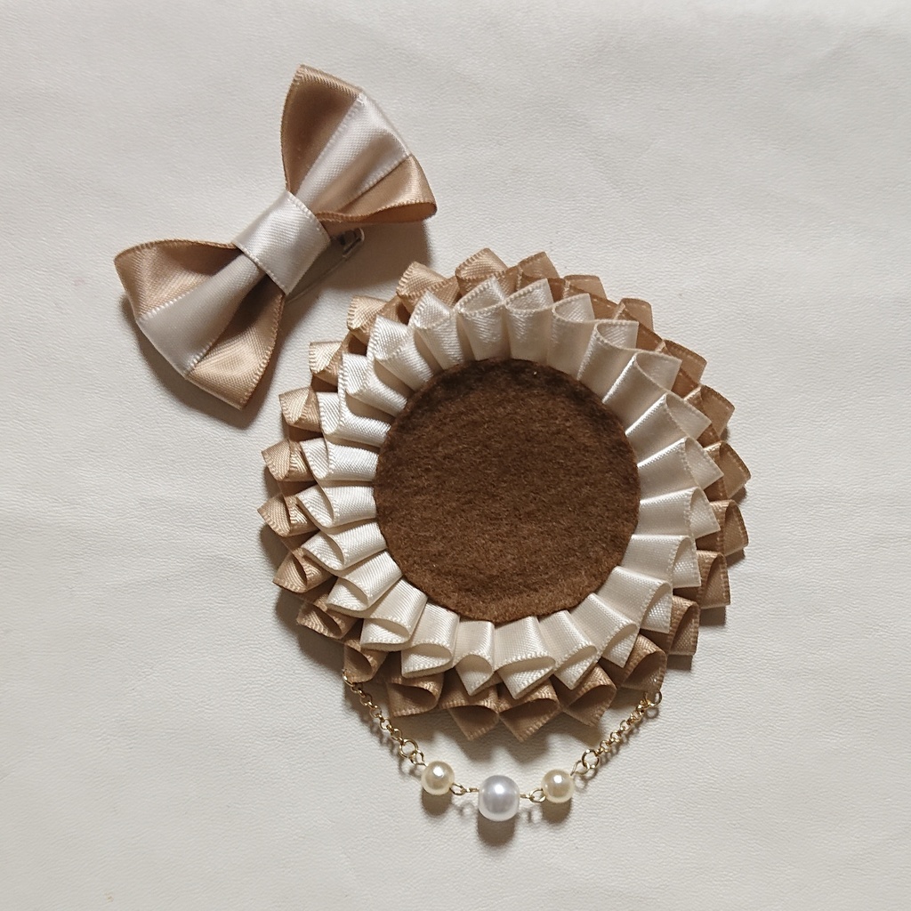 バイカラーロゼット【薄茶色×濃アイボリー】