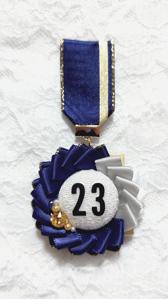 刀剣男士イメージ　勲章ブローチ　鳴狐