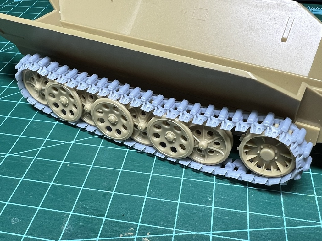 1/35スケール Mt1.SPW Sd.Kfz. 251/1 Ausf.D. 連結可動履帯 3Dプリント製