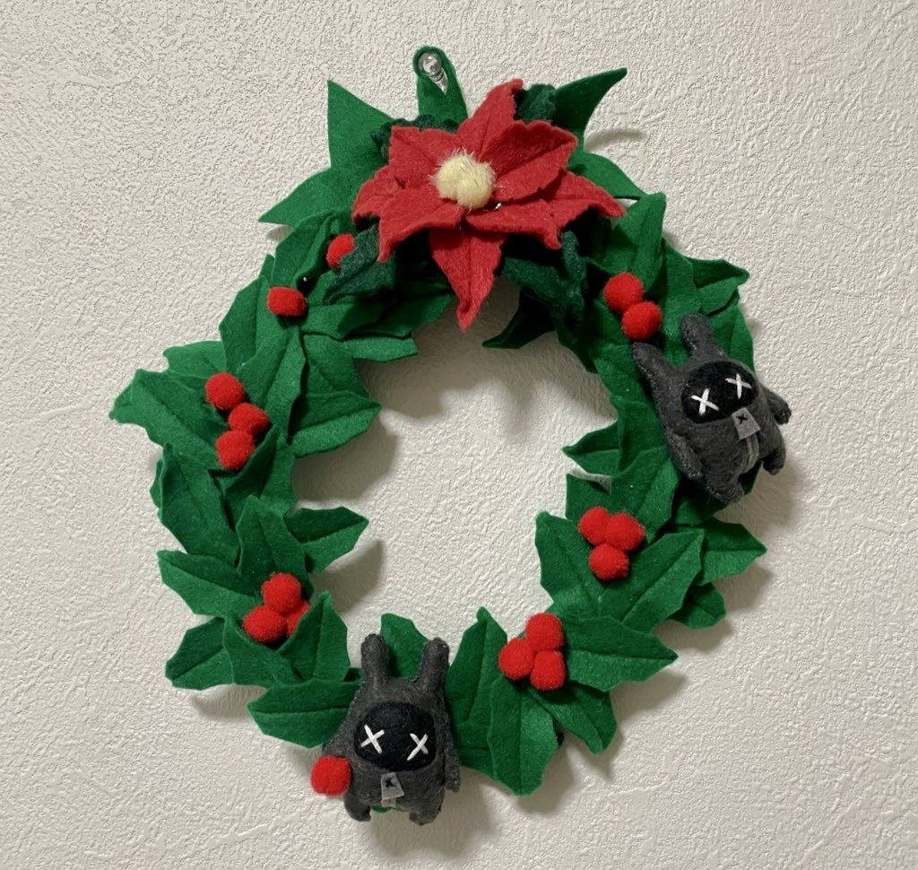 ボンプさんの赤いクリスマスリース❤️