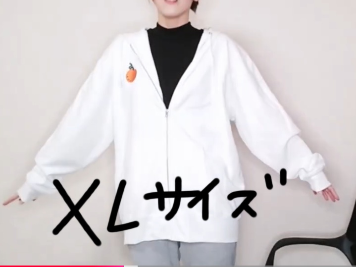 【生誕祭グッズ】①フルジップパーカー