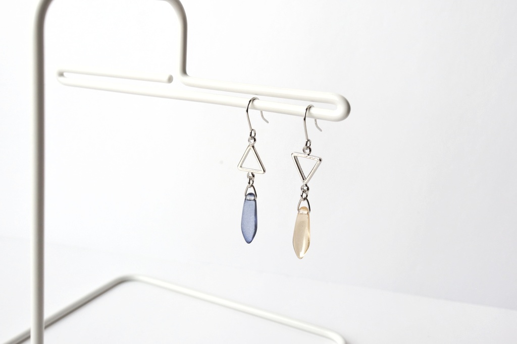 ピアス/イヤリング（托恩 イメージ）