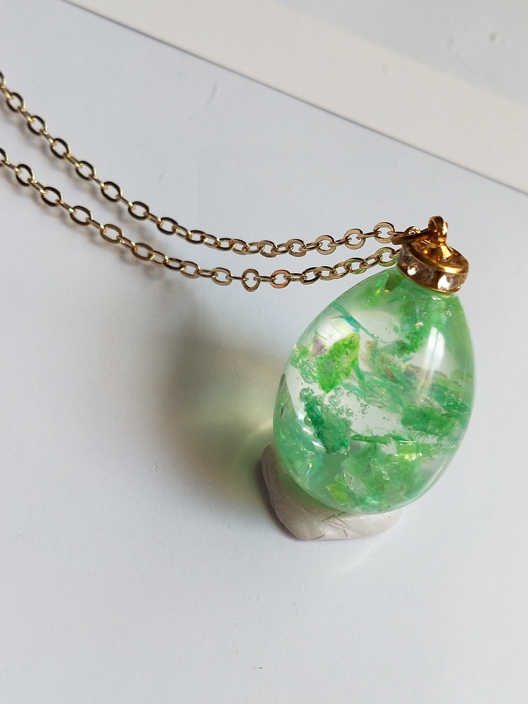 たまご型ネックレス