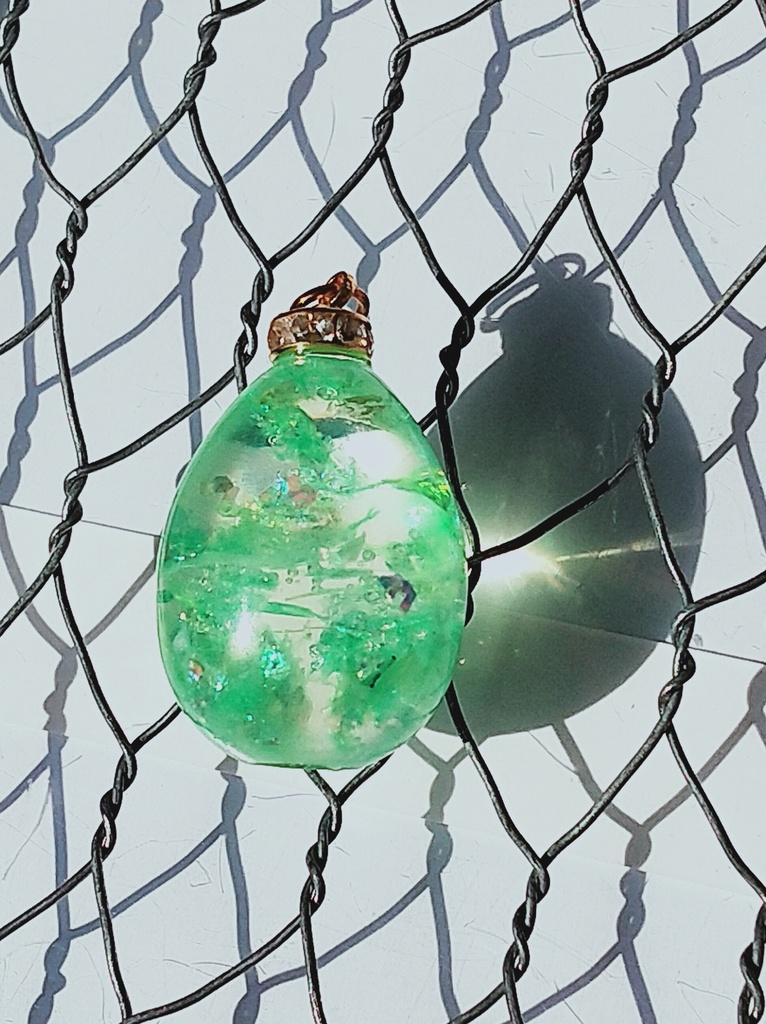 たまご型ネックレス