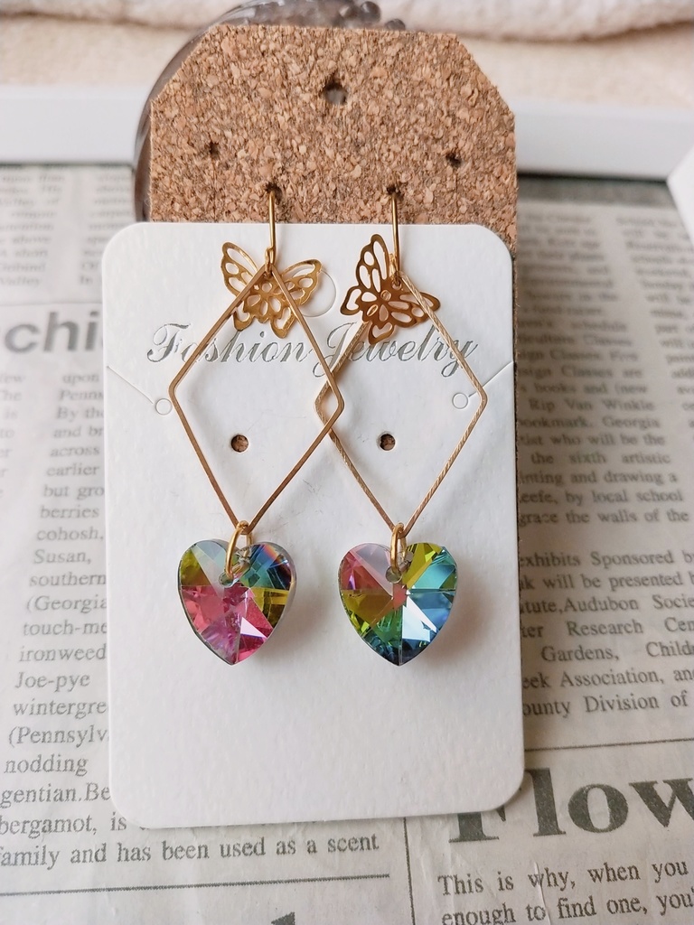 ハートのオーロラピアス