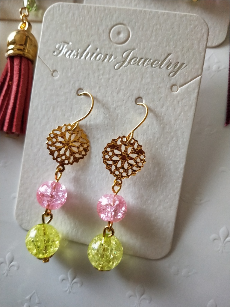 ピンク系、アーニャイメージピアス