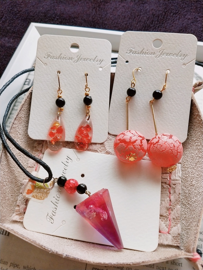 赤系ピアス&ネックレスセット