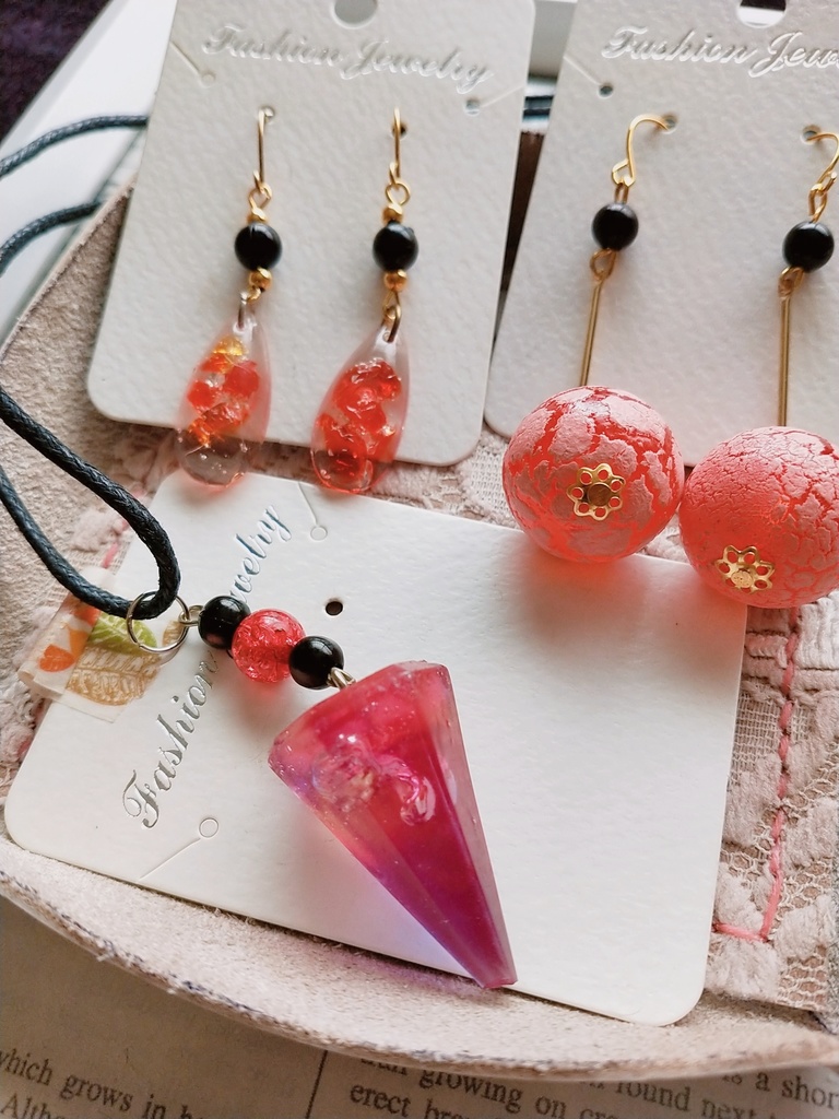 赤系ピアス&ネックレスセット