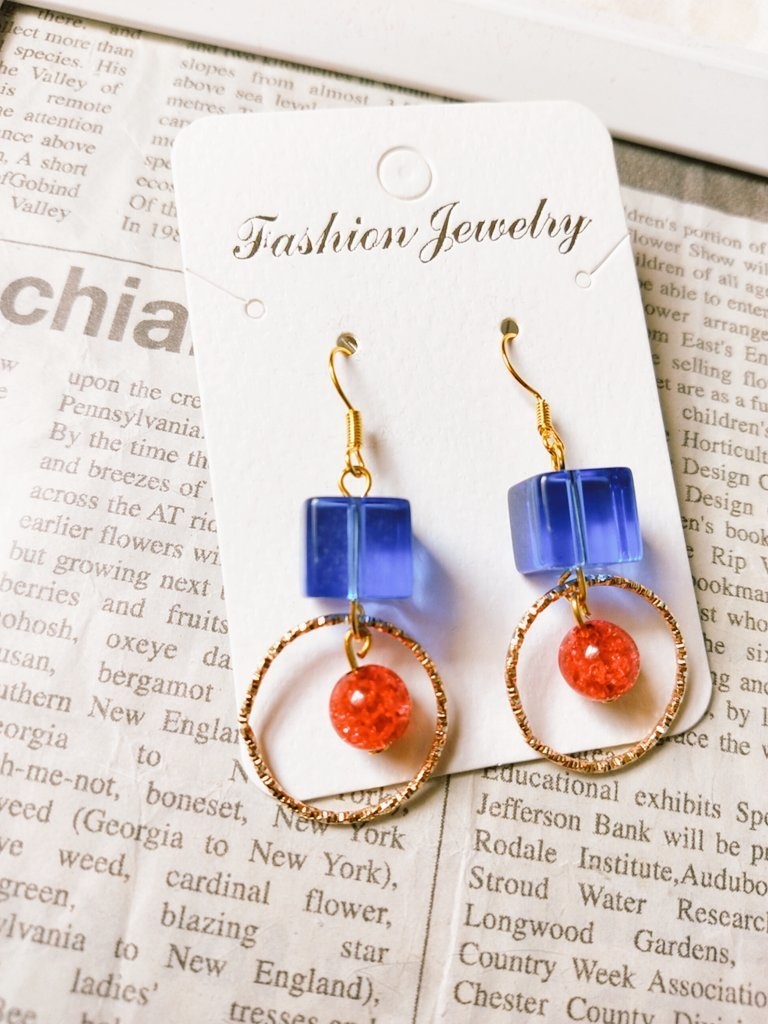 キューブピアス青×赤