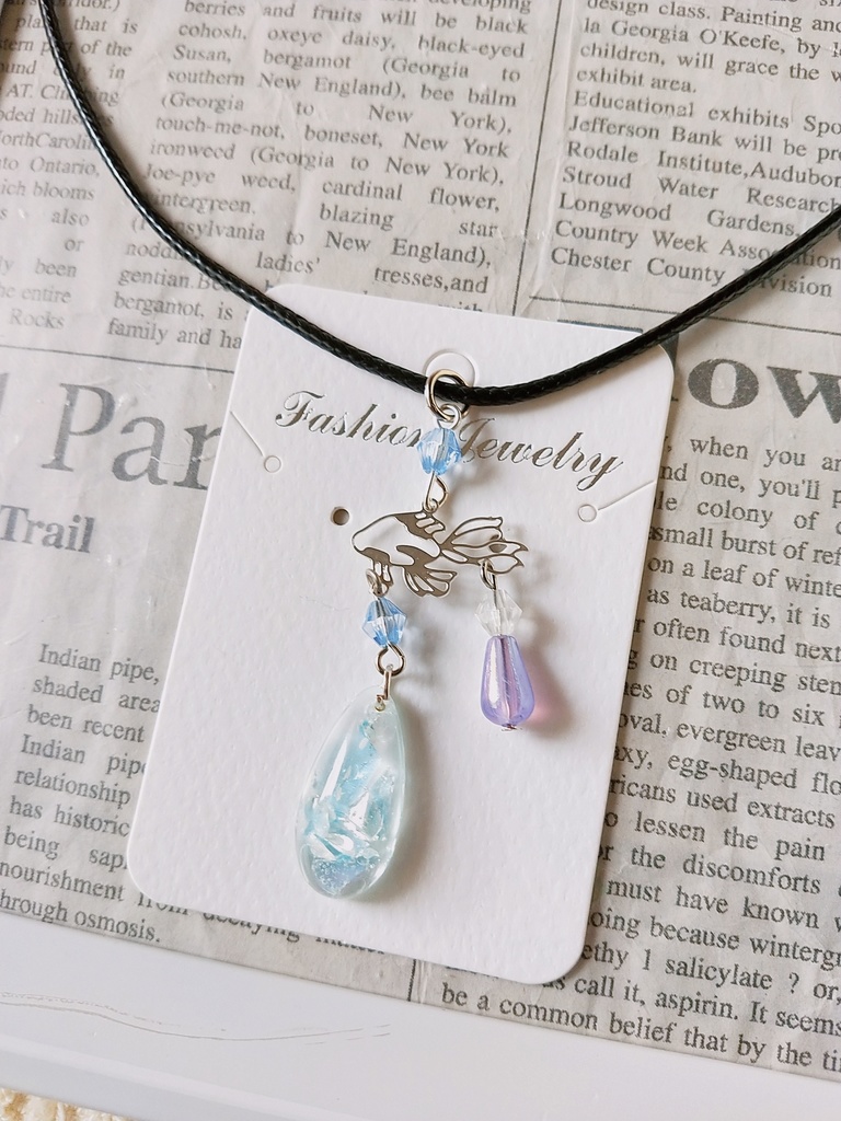 金魚のネックレス(青系)