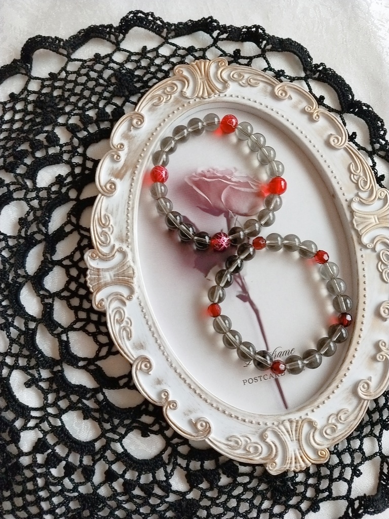 グレー×赤 ブレスレット