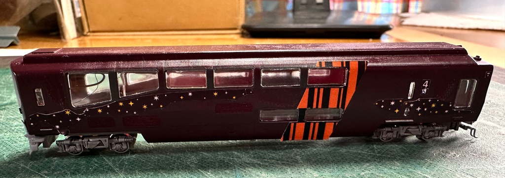 1/150 Nゲージ 近畿の団体専用列車 更新後タイプ 床板付ベースキット版