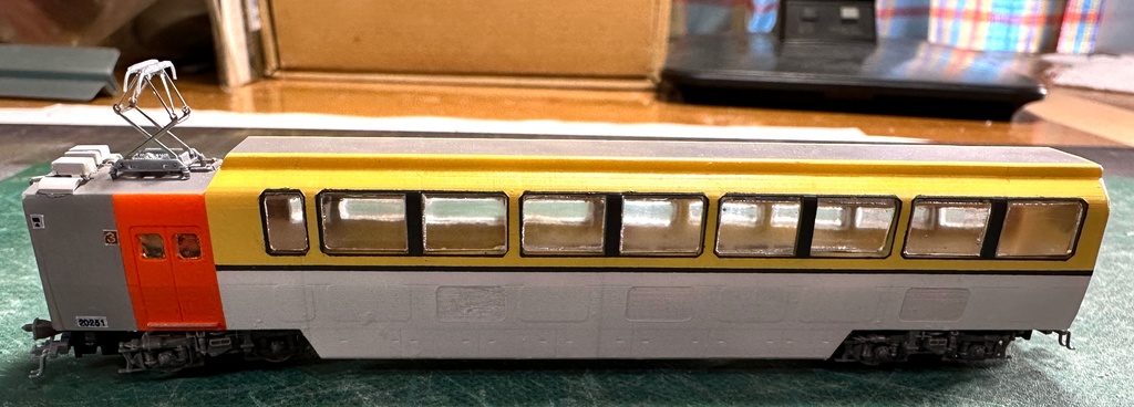 1/150 Nゲージ 近畿の団体専用列車 更新前タイプ 床板付ベースキット版